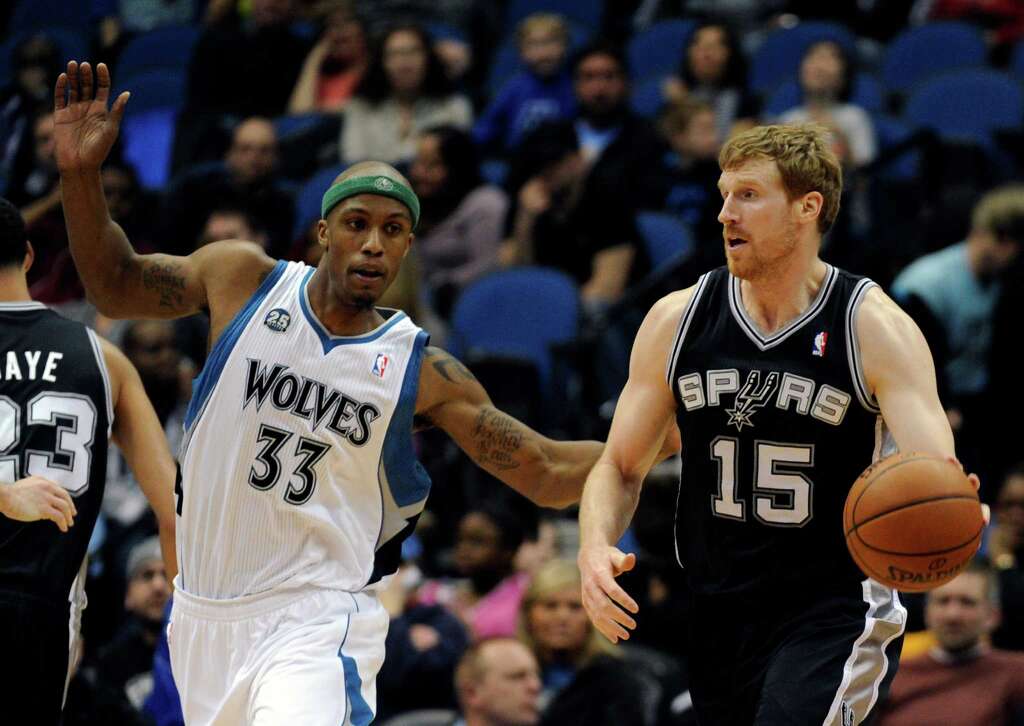 开云体育官网-罗马发布备战花絮，关键时刻扳平良机，NBA常规赛任务艰巨，球探报告显示潜力