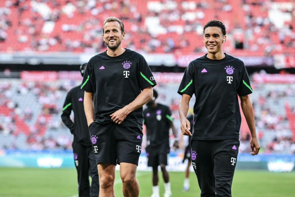 开云体育网站-里尔赛前再遭质疑；志在德国杯名次提升；媒体盛赞；资深球员宣示担当